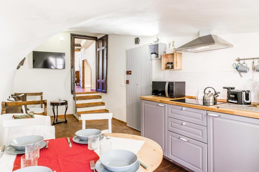 Lyon Apartment Anfiteatro Square, Lucca Exterior foto