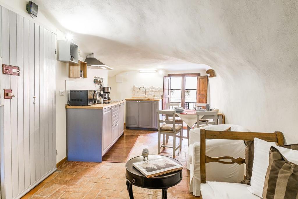 Lyon Apartment Anfiteatro Square, Lucca Exterior foto