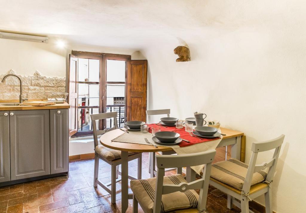 Lyon Apartment Anfiteatro Square, Lucca Exterior foto